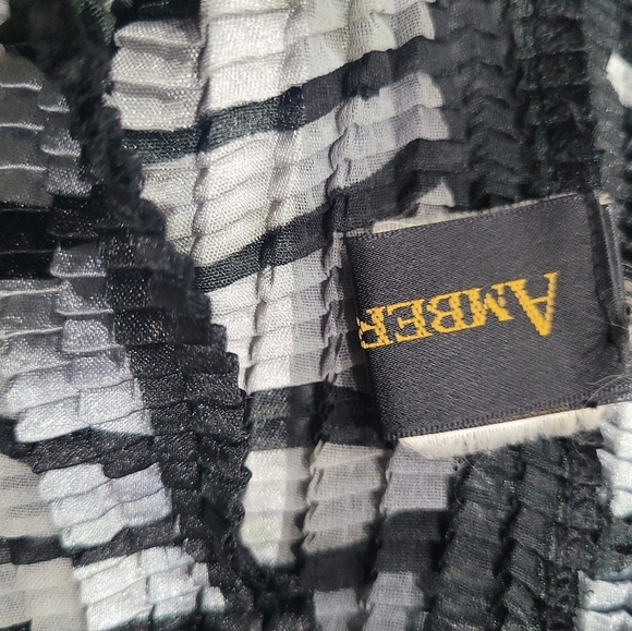 Vintage Amber Animal Print Mock Neck Top Long Sleeve Blouse One Size - Picture 7 of 9